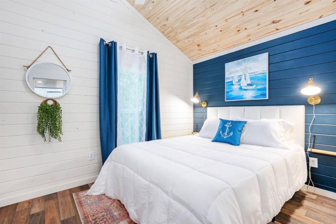 4 Heron Haus, Luxury Tiny House, Pet Friendly, Mins To Downtown Гантерсвілл Екстер'єр фото