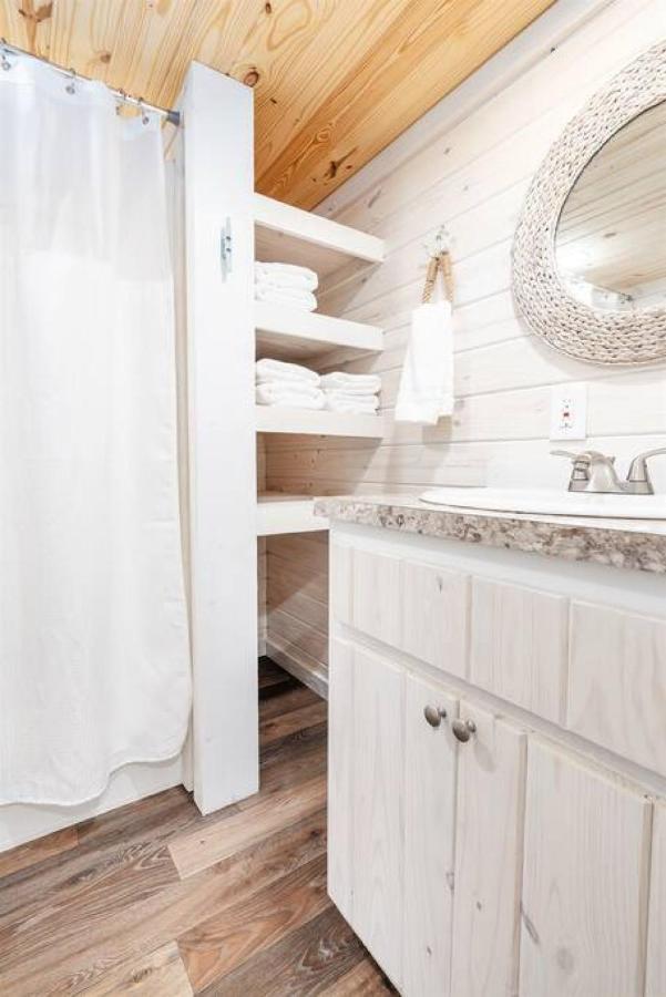 4 Heron Haus, Luxury Tiny House, Pet Friendly, Mins To Downtown Гантерсвілл Екстер'єр фото