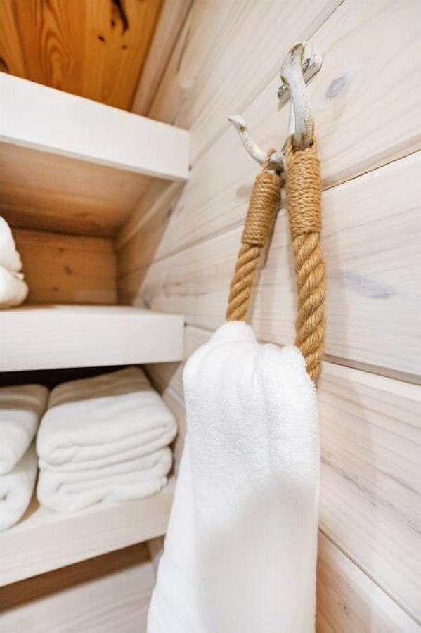 4 Heron Haus, Luxury Tiny House, Pet Friendly, Mins To Downtown Гантерсвілл Екстер'єр фото