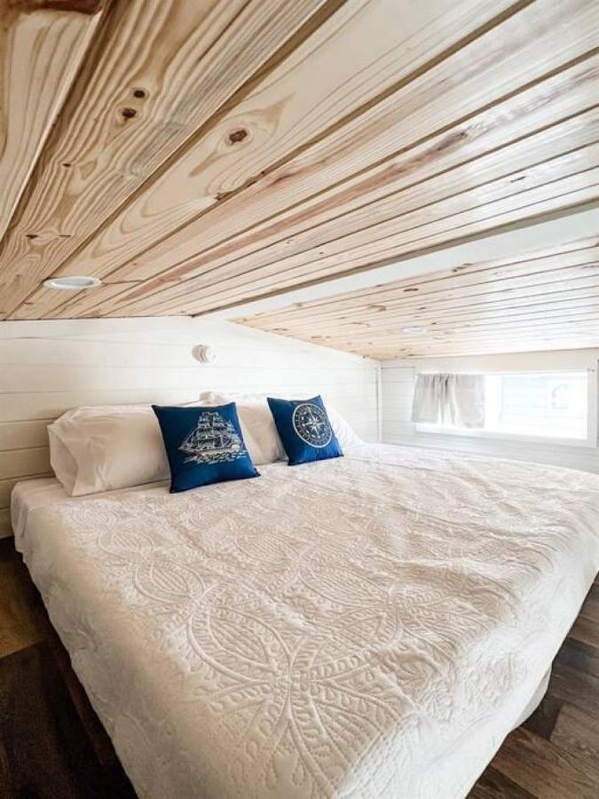 4 Heron Haus, Luxury Tiny House, Pet Friendly, Mins To Downtown Гантерсвілл Екстер'єр фото