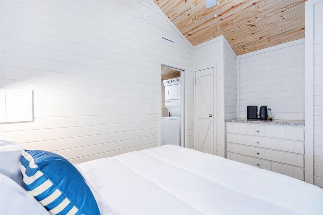 4 Heron Haus, Luxury Tiny House, Pet Friendly, Mins To Downtown Гантерсвілл Екстер'єр фото