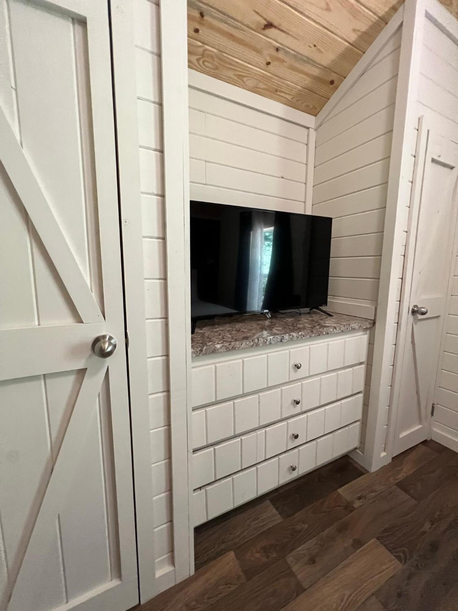 4 Heron Haus, Luxury Tiny House, Pet Friendly, Mins To Downtown Гантерсвілл Екстер'єр фото